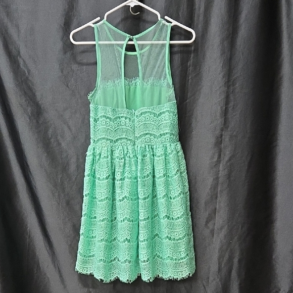 En Creme Mint Lace Mini Dress - Picture 4 of 9